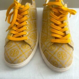 Authentic Tory Burch sneakers Good Quality Comfortable Mustard Gold color